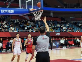 为什么拍篮板是技术犯规,哪些动作算技术犯规,裁判判罚标准是什么