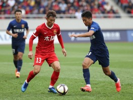 中锋边锋,角色定位有何不同,战术作用怎么发挥,如何相互配合