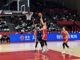 国际篮联进攻有利,什么是进攻有利区,如何判断进攻有利犯规,新规则对比赛有何影响