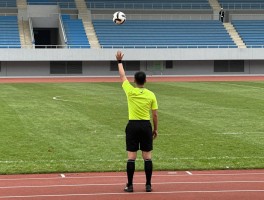 抛球是技术犯规吗为什么,故意抛球拖延时间怎么判,裁判抛球规则详解,什么抛球动作犯规