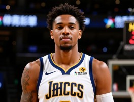 爵士球员名单2017,核心阵容有哪些变化,新秀米切尔如何崛起,球队战绩如何