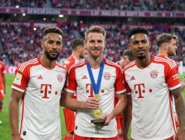 拜仁球员照,如何捕捉球星经典瞬间,冠军合影有哪些故事