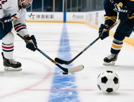 冰球越位规则是什么意思,冰球蓝线越位怎么判定,冰球越位和足球越位区别