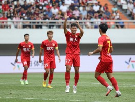 恒大点球山东球员,比赛结果如何,关键时刻是什么,球员表现怎样