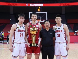 篮球周鹏：身高多少？拿了几个CBA冠军？现在当教练了吗？