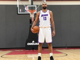 最高中锋,NBA历史最高中锋是谁,足坛现役最高中锋身价多少,最高中锋身高要求是什么