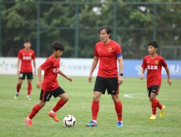 范志毅怒斥小球员丨严管是否等于厚爱,事件后续如何,青训教育启示何在