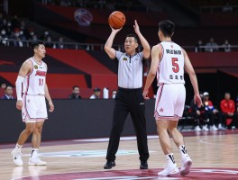 为什么跺脚是技术犯规呢,篮球跺脚算违例吗,裁判怎么判断跺脚犯规,CBA禁止的防守动作