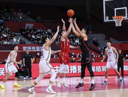 篮球解说挡拆是什么意思,挡拆战术有几种分类,如何防守挡拆配合