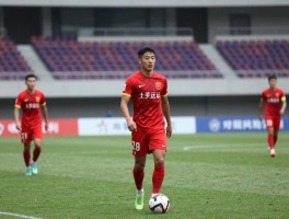 足球什么是进攻有利,判罚标准如何掌握,关键区域与效率提升