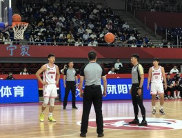 篮球赛什么是技术犯规,哪些行为算,裁判怎么判罚,和违体犯规有啥区别