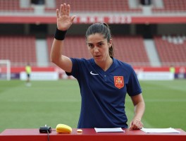 西班牙女边裁,如何成为西甲女边裁,女边裁执裁难点,职业发展前景如何