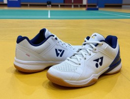 篮球鞋和羽毛球鞋的区别,能否互相替代,哪个更适合新手