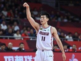 钱中锋价值评估指南,如何判断中锋是否物有所值,高薪中锋如何选