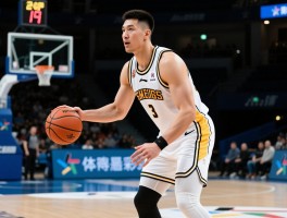 篮球之中锋,中锋需要掌握哪些技术,现代中锋如何适应小球时代,中锋身高体重标准是什么