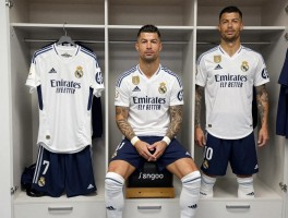 皇马球员不理J罗,背后原因是什么,更衣室地位如何,战术体系是否适配