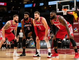 三中锋阵型是什么战术,火箭队三中锋阵容为何能赢,实战中怎么破解高大阵容