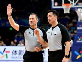 篮球边裁手势图解,如何正确掌握判罚技巧,边裁与主裁判如何分工协作