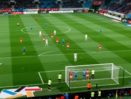 足球进攻有利换人,何时换人最能打破僵局,5次换人如何改变比赛,落后时换人策略有哪些