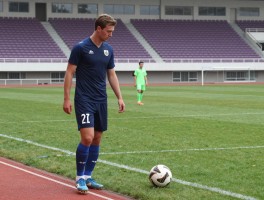 任意球出界后是角球吗为什么,任意球出界判角球的情况,角球与任意球的规则区别