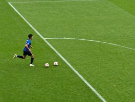 什么是角球点球,角球和点球有什么区别,角球如何判罚,点球规则如何