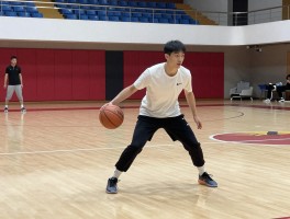 篮球滑步训练,如何保持低重心,怎样避免脚步移动错误