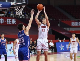 篮球后撤步跳投是什么意思,如何创造投篮空间,怎样练习后撤步