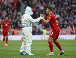 德甲球员感染,如何影响职业生涯,俱乐部如何应对疫情,防疫措施有哪些