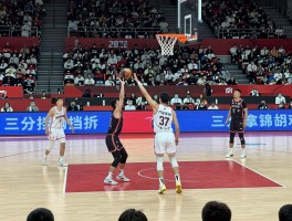 三分移动挡拆是什么意思,移动挡拆为什么犯规,三分挡拆战术如何执行