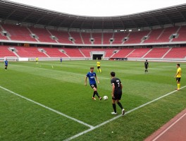 角球是两边都能踢吗为什么,角球判罚规则是什么,角球在哪个位置踢