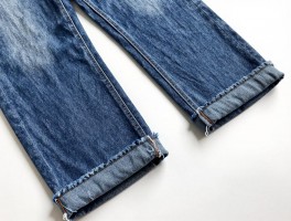 牛仔裤裁裤边的裁法大全,如何保留原边,怎样剪出毛边效果,裁后如何锁边更牢固