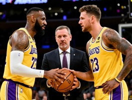 湖人2名球员解析,詹姆斯东契奇如何分工,里夫斯怎样成为第三巨头,角色球员如何搭配