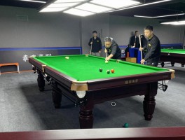 越位台球是什么意思呀视频,台球越位犯规怎么判定的,如何避免开球时的越位失误