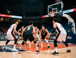 篮球五对五战术,如何破解联防,怎样跑位最有效,控卫如何组织进攻