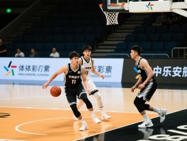 篮球比赛走步是什么意思,如何判断走步违例,中枢脚怎么判定,012规则是什么