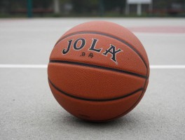 乔丹牛皮篮球怎么样,选购指南,室外水泥地可用吗