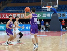 篮球左晃完全指南：晃肩变向核心技术，过人效率提升的实战秘籍