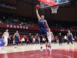 篮球上篮跳步,如何避免走步违例,怎样控制跳步节奏,跳步后如何稳定出手