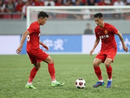 点球球员假踢，规则如何规定？实战如何应用？心理博弈关键在哪？