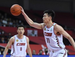 中锋老是犯规扣篮,如何避免进攻犯规,防守时如何不被吹罚,中锋犯规控制技巧