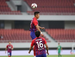 争头球为什么是角球,角球头球战术要点,头球争顶成功要素,角球头球犯规解析