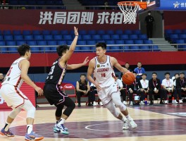 篮球翻腕规则,什么是翻腕，如何正确运球，翻腕判罚标准