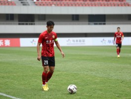 越位了开球是什么意思,越位后谁开球,在哪里开球,开球方式有哪些