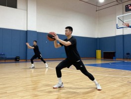 扫马步篮球,训练方法有哪些,如何提升防守能力,实战中怎么应用