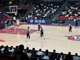 篮球中场休息详解：多长时间,球员做什么,教练如何调整战术,观众怎么利用