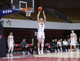 鹿晗打篮球什么水平,弹跳摸高多少,篮球技术分析
