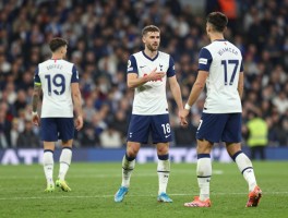 热刺送点球，为何频频自毁好局，球员送点行为如何影响球队战绩