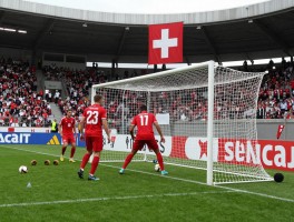 瑞士进球是角球嘛为什么,角球判罚条件,角球进球算分规则解析