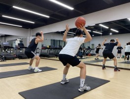 篮球和健身房丨如何制定训练计划,哪些动作提升对抗,怎样平衡专项与力量