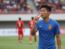 金平球员丨职业生涯有哪些亮点,39岁如何创造纪录,目前效力哪支球队